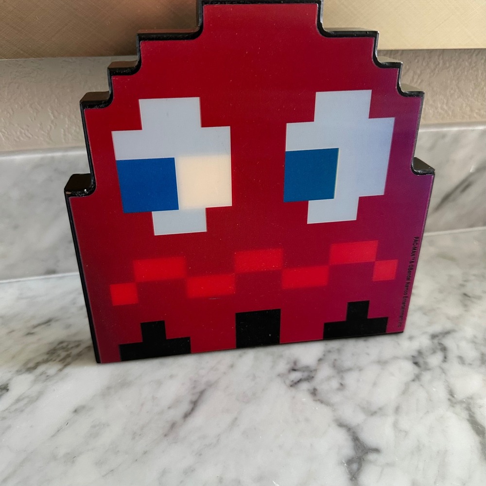 Retro Pac-Man Open Road Brands Lenticular Ghost Wall Art Pixel Arcade Decor